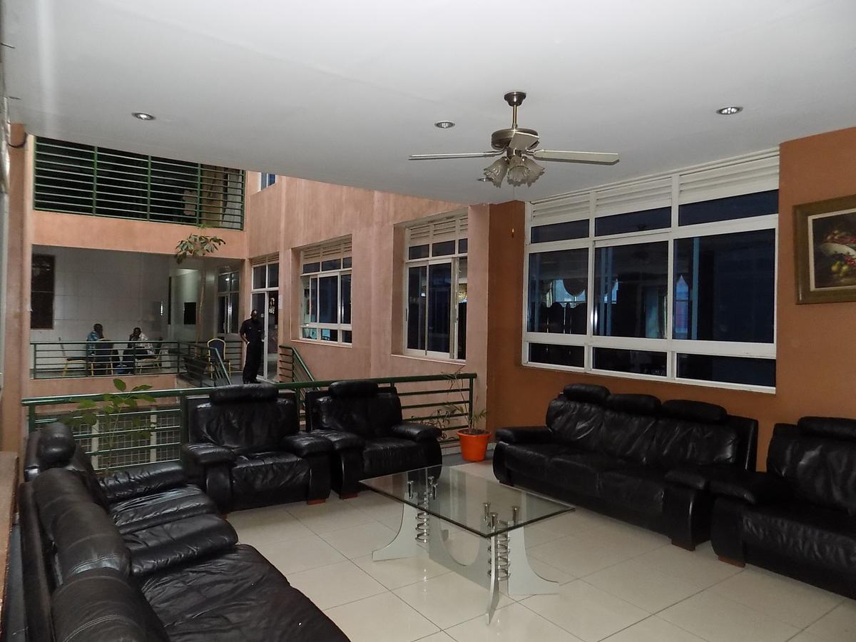 Aponye Hotel Kampala Exteriér fotografie