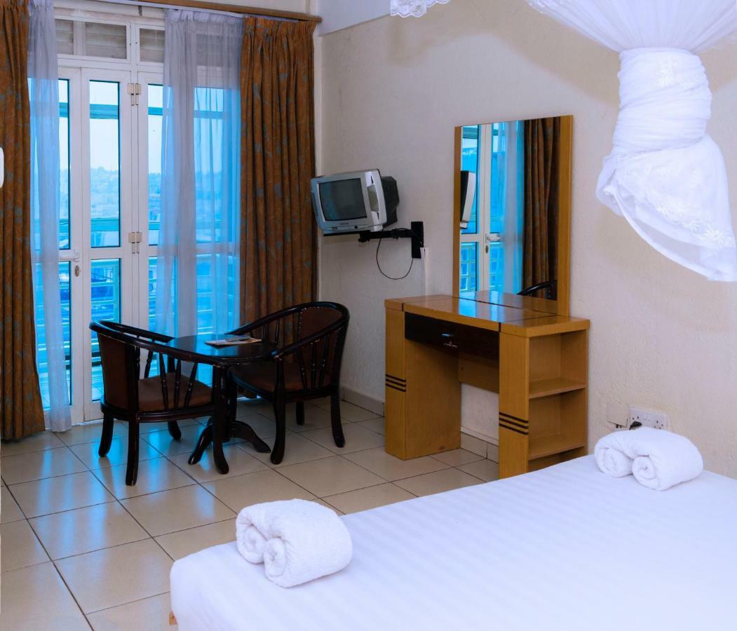 Aponye Hotel Kampala Exteriér fotografie